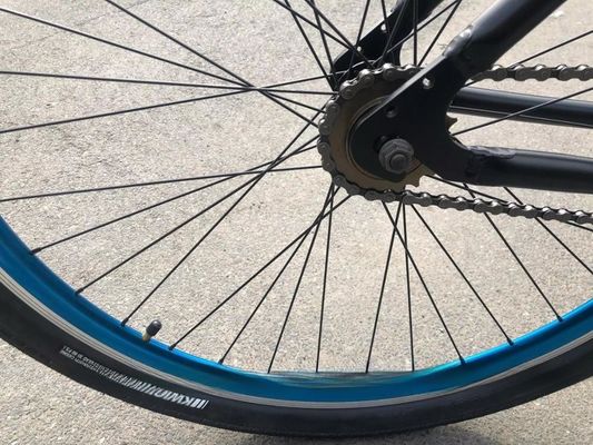 7 スピード シティバイク 24 インチ マシッドタイヤとアルミリーム素材 折りたたむデザイン