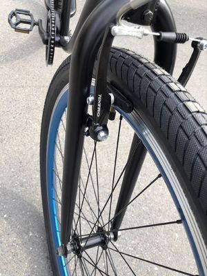 7 スピード シティバイク 24 インチ マシッドタイヤとアルミリーム素材 折りたたむデザイン