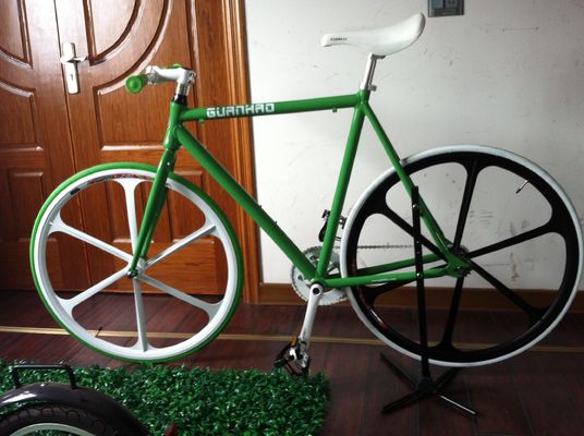 アルミ合金フレームとマグネシウム合金小輪とカスタムカラー固定ギア自転車