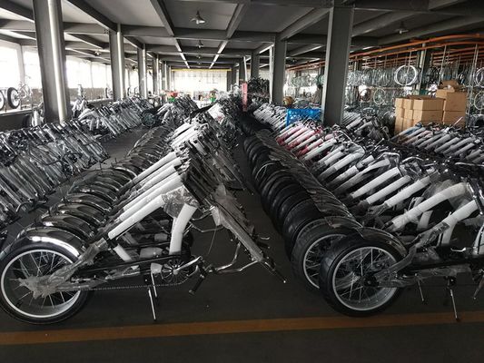 フォークサスペンションとカスタマイズ可能なオプションの男性20-24インチヘリコプターバイク