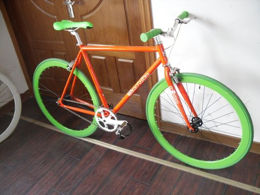 厚滑りタイヤ 700C 45MM アルミリーム 輪 単速固定ギア 鉄分叉付き自転車