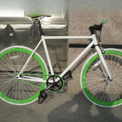 700C 固定ギア自転車 固定ギア自転車 アルミ合金輪付き単速道路自転車