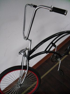 26インチチョッパースタイル ビーチクルーザー自転車 鉄のフォークと150kgの負荷容量