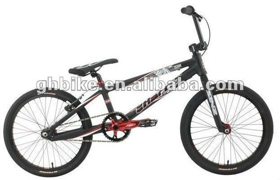 アルミ合金 BMX バイクの輝き 重さ14kg 騎乗体験の終わり