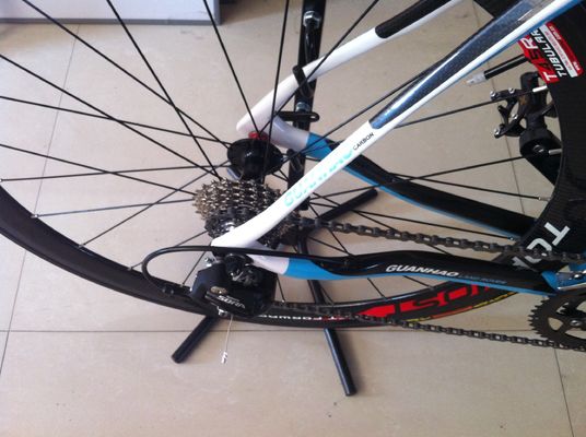 炭素繊維のフォーク材料と炭素ハンドルを持つ自転車カーボンフレーム700C