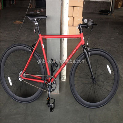 赤色 3速固定ギア自転車 レンダタイヤとネコヘッドセット