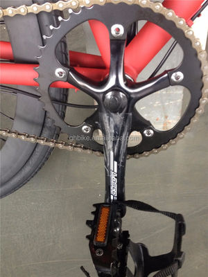 赤色 3速固定ギア自転車 レンダタイヤとネコヘッドセット