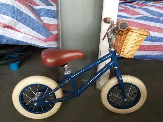 12インチスフームタイヤ 子供のバランスバイク 黄色色 負荷容量 70kg フロントウィッカーバスケット