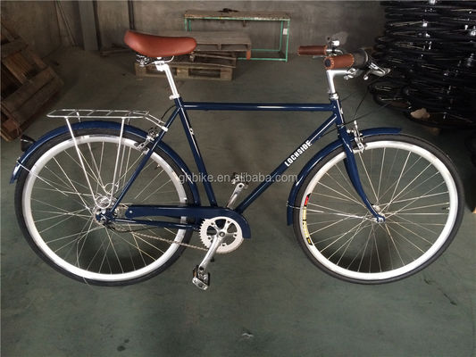3 速さ の 男 の 都市 自転車 と バスケ で 都市 を 難なく 巡る